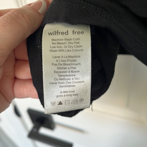 Aritzia Wilfred Free Pocket Tee - Picture 4 of 4